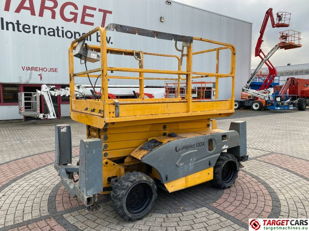 Haulotte Compact 12DX Diesel 4x4 Scissor Work Lift 1206cm - Кревач ножица: слика 1 Haulotte Compact 12DX Diesel 4x4 Scissor Work Lift 1206cm - Кревач ножица: слика 1