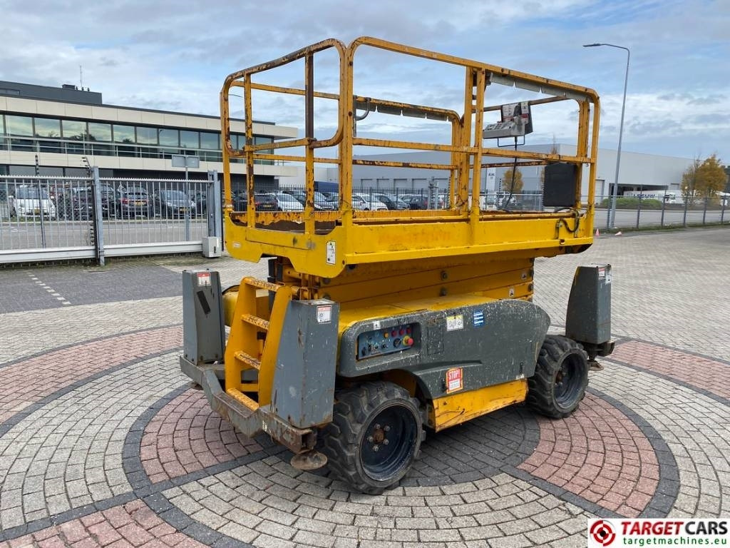 Haulotte Compact 12DX Diesel 4x4 Scissor Work Lift 1206cm - Кревач ножица: слика 3 Haulotte Compact 12DX Diesel 4x4 Scissor Work Lift 1206cm - Кревач ножица: слика 3