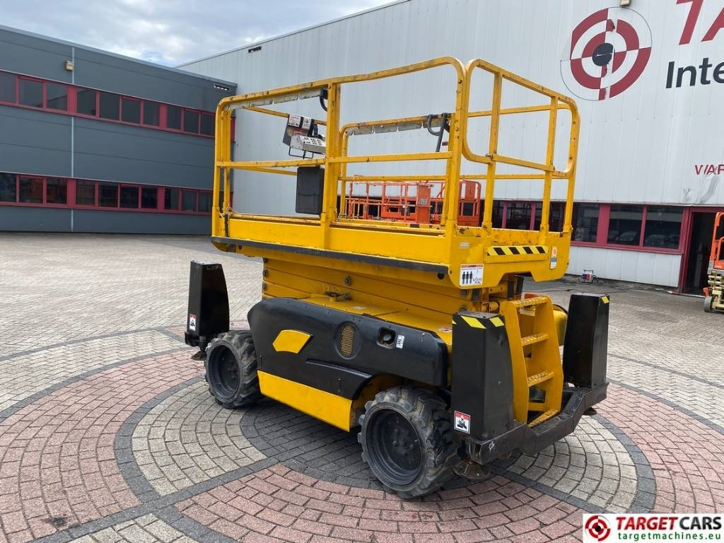 Haulotte Compact 12DX Diesel 4x4 Scissor Work Lift 1206cm - Кревач ножица: слика 4 Haulotte Compact 12DX Diesel 4x4 Scissor Work Lift 1206cm - Кревач ножица: слика 4