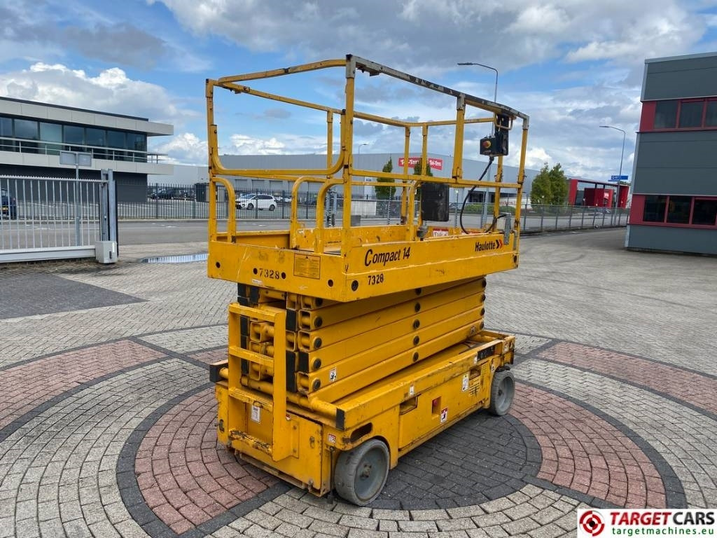 Haulotte Compact 14 Electric Scissor Work Lift 1385cm - Кревач ножица: слика 3 Haulotte Compact 14 Electric Scissor Work Lift 1385cm - Кревач ножица: слика 3