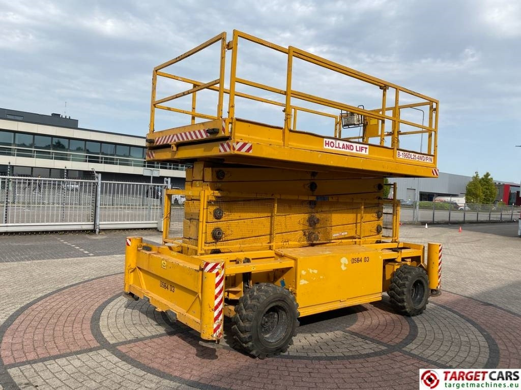 Holland Lift B195DL-25 4WD Diesel 4x4 Scissor Work Lift 2150cm - Кревач ножица: слика 3 Holland Lift B195DL-25 4WD Diesel 4x4 Scissor Work Lift 2150cm - Кревач ножица: слика 3