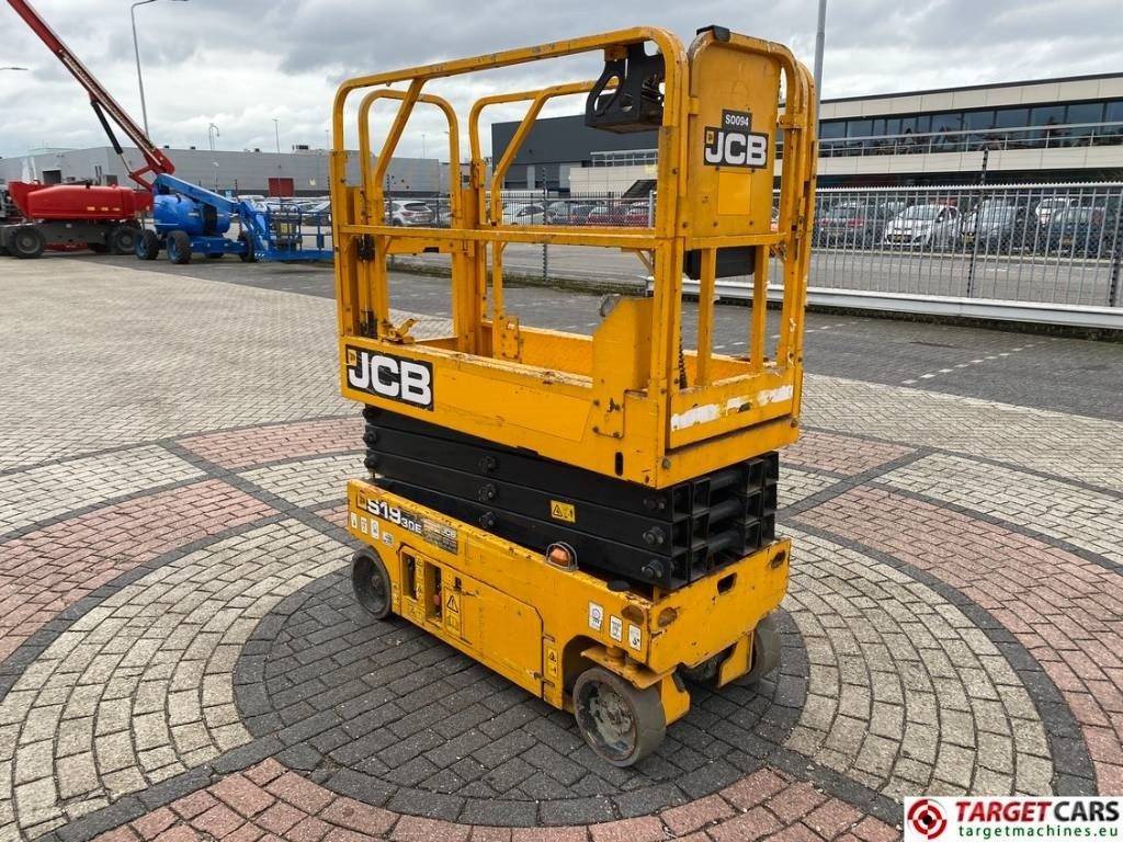 JCB S1930E Electric Scissor Work Lift 780cm - Кревач ножица: слика 2 JCB S1930E Electric Scissor Work Lift 780cm - Кревач ножица: слика 2