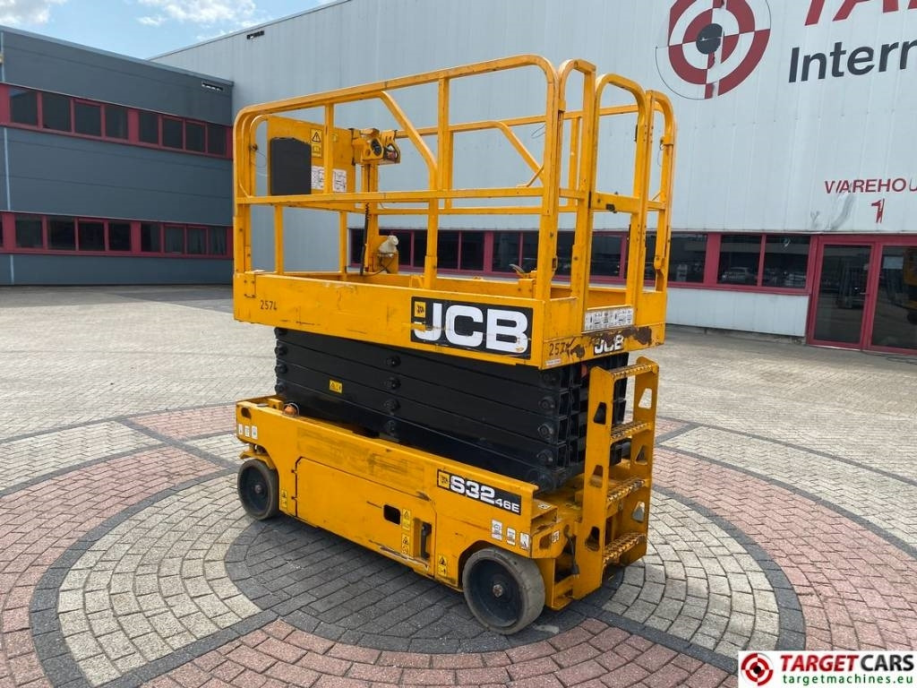 JCB S3246E Electric Scissor Work Lift 1200cm - Кревач ножица: слика 4 JCB S3246E Electric Scissor Work Lift 1200cm - Кревач ножица: слика 4