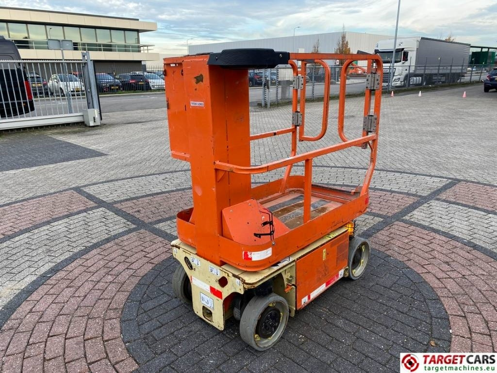 JLG 1230ES Electric Vertical Mast Work Lift 566cm - Вертикален јарболски подигнувач: слика 3 JLG 1230ES Electric Vertical Mast Work Lift 566cm - Вертикален јарболски подигнувач: слика 3