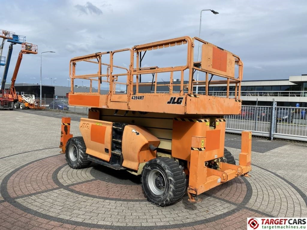 JLG 4394RT Diesel 4x4 Scissor Work Lift 1511cm - Кревач ножица: слика 2 JLG 4394RT Diesel 4x4 Scissor Work Lift 1511cm - Кревач ножица: слика 2