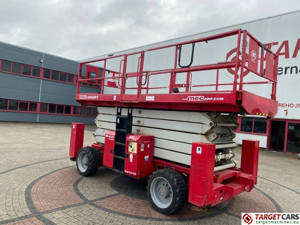 MEC 6092RT Diesel 4x4 Scissor Work Lift 2020cm - Кревач ножица: слика 4 MEC 6092RT Diesel 4x4 Scissor Work Lift 2020cm - Кревач ножица: слика 4