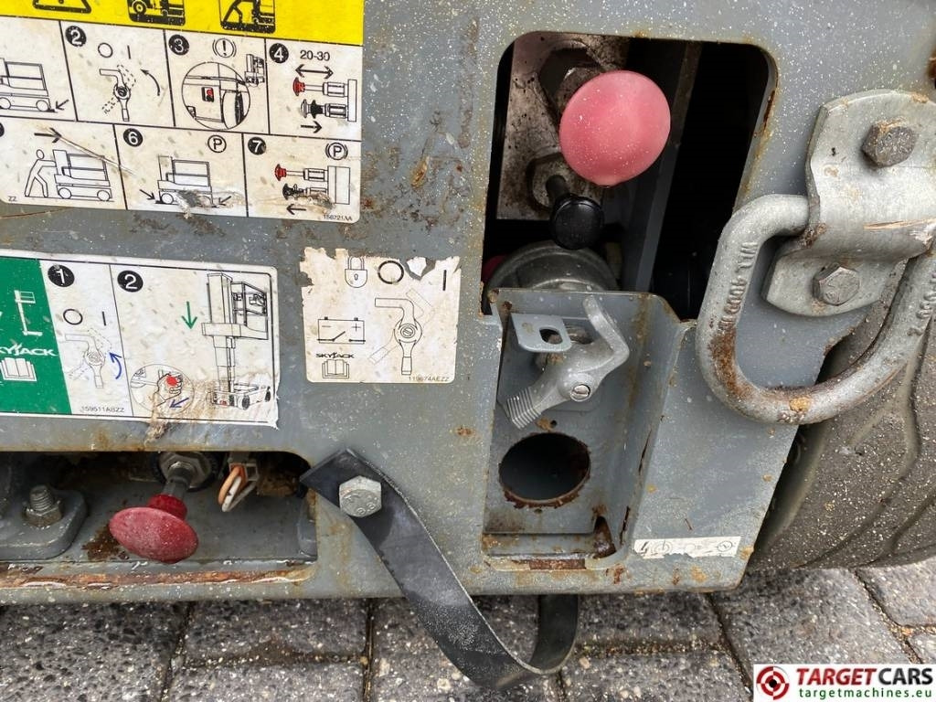 Лизинг на SkyJack SJ16 Electric Vertical Mast Work Lift 675cm  SkyJack SJ16 Electric Vertical Mast Work Lift 675cm: слика 12