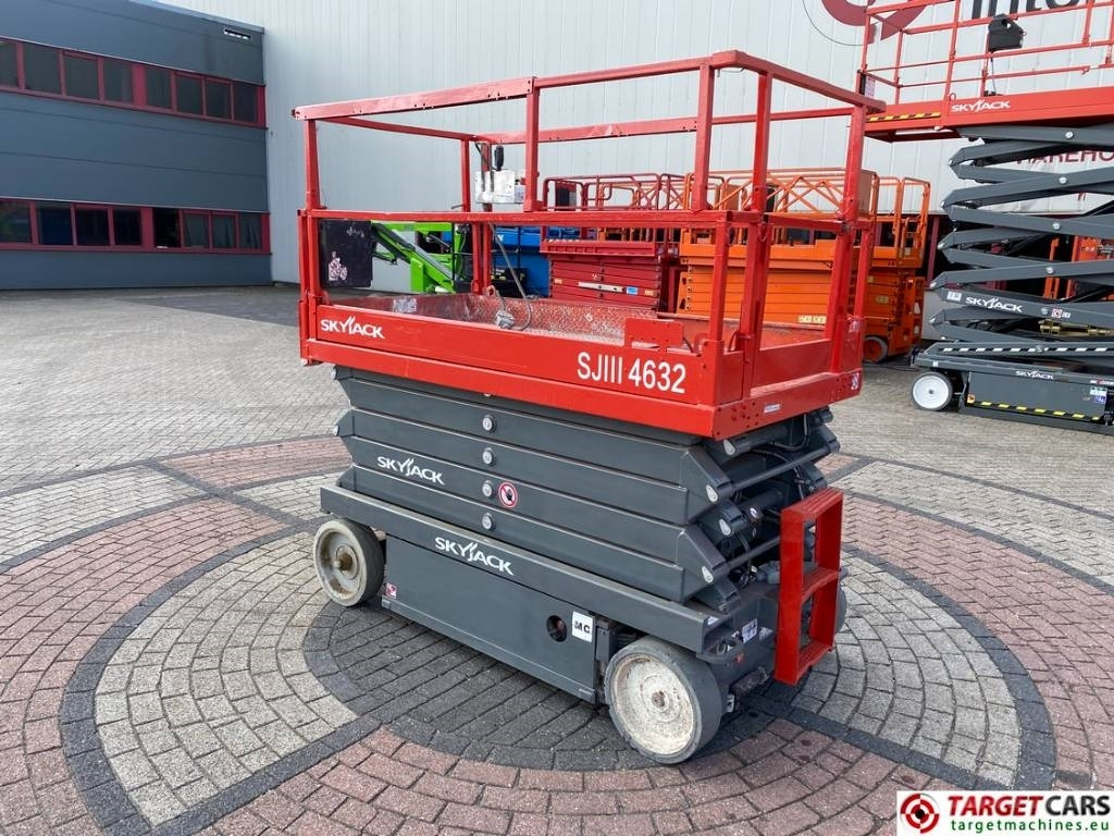 SkyJack SJ4632 Electric 4632 Scissor Work Lift 1170cm - Кревач ножица: слика 4 SkyJack SJ4632 Electric 4632 Scissor Work Lift 1170cm - Кревач ножица: слика 4