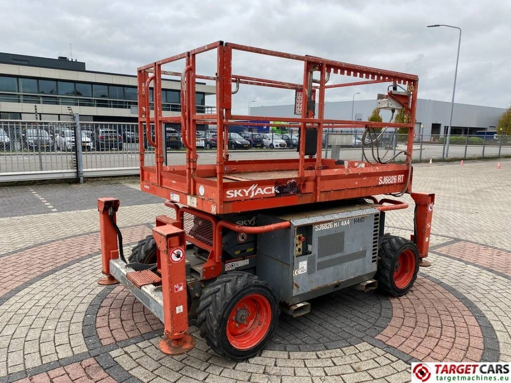 SkyJack SJ6826 RT Diesel 4x4 Scissor Work Lift 992cm  - Кревач ножица: слика 3 SkyJack SJ6826 RT Diesel 4x4 Scissor Work Lift 992cm  - Кревач ножица: слика 3