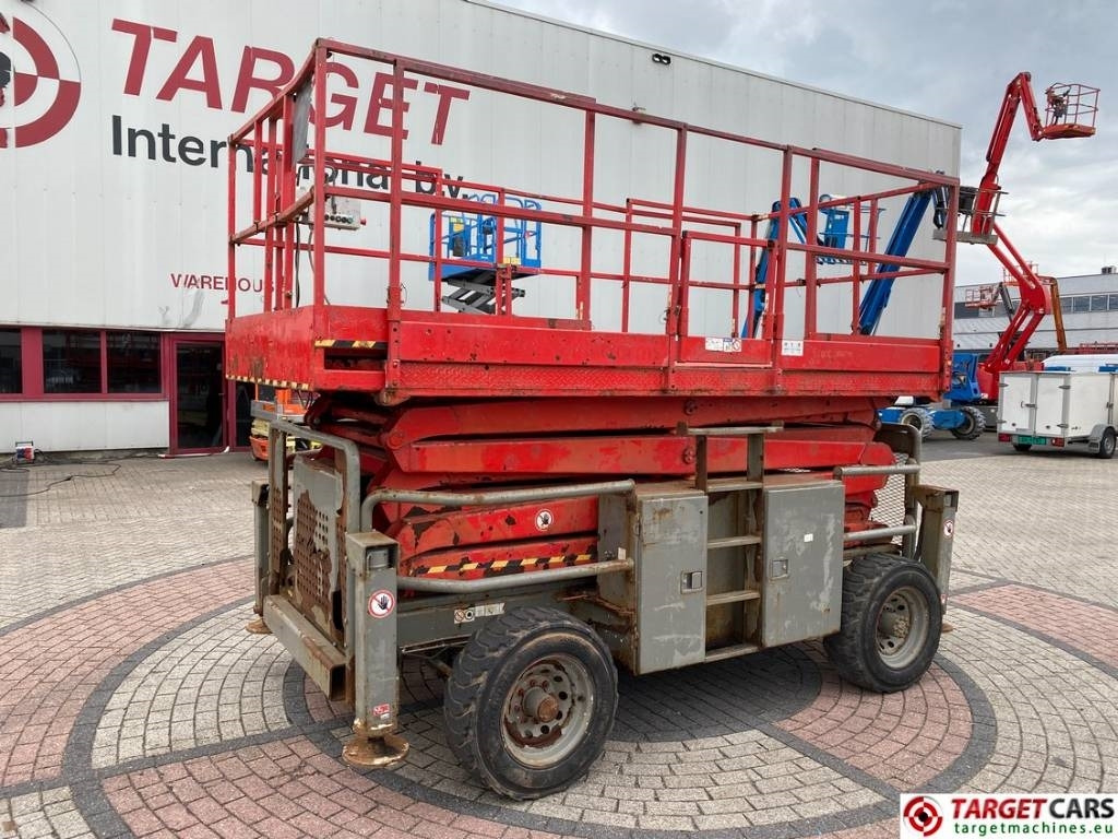 SkyJack SJ8841RT Diesel 4x4 Scissor Work Lift 1430cm - Кревач ножица: слика 1 SkyJack SJ8841RT Diesel 4x4 Scissor Work Lift 1430cm - Кревач ножица: слика 1