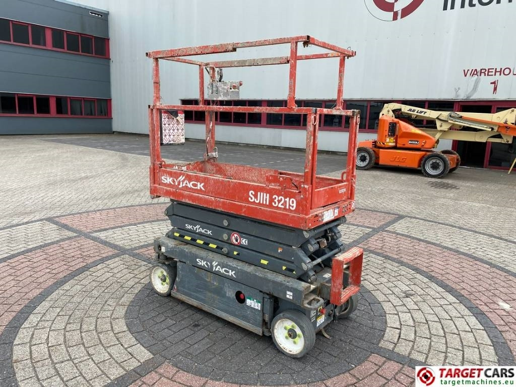 SkyJack SJIII-3219 Electric Scissor Work Lift 780cm - Кревач ножица: слика 4 SkyJack SJIII-3219 Electric Scissor Work Lift 780cm - Кревач ножица: слика 4