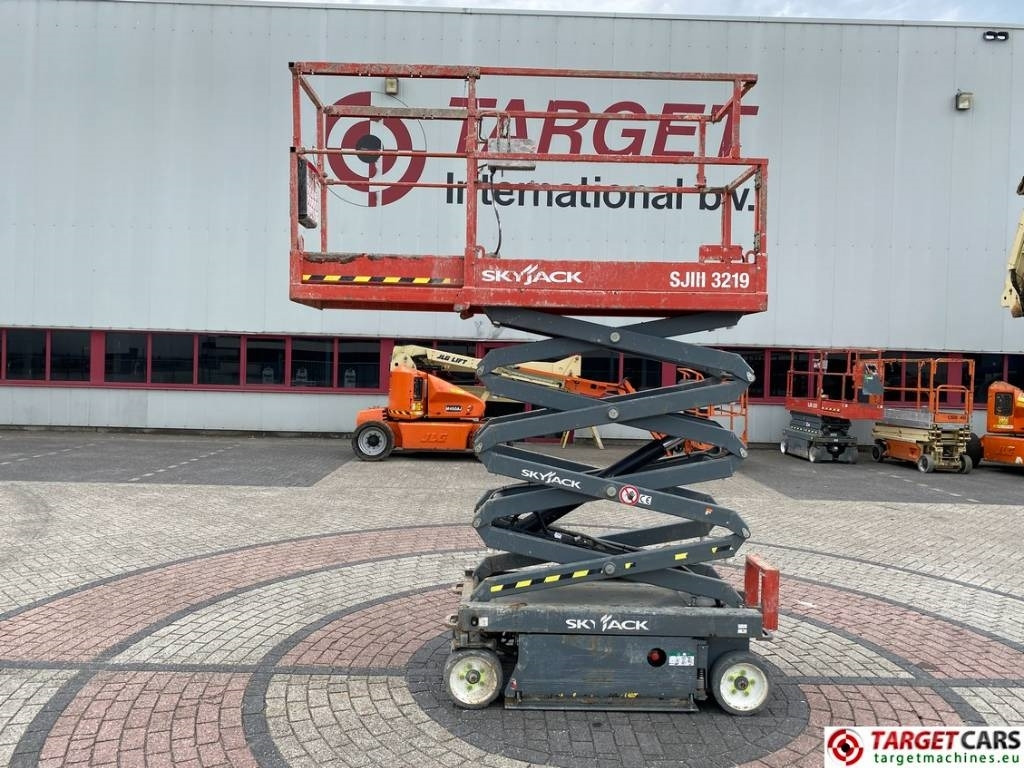 SkyJack SJIII-3219 Electric Scissor Work Lift 780cm - Кревач ножица: слика 5 SkyJack SJIII-3219 Electric Scissor Work Lift 780cm - Кревач ножица: слика 5