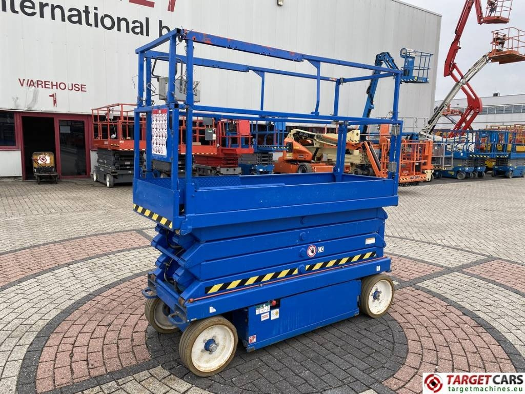SkyJack SJIII-3226 Electric 3226 Scissor Work Lift 990cm  - Кревач ножица: слика 1 SkyJack SJIII-3226 Electric 3226 Scissor Work Lift 990cm  - Кревач ножица: слика 1