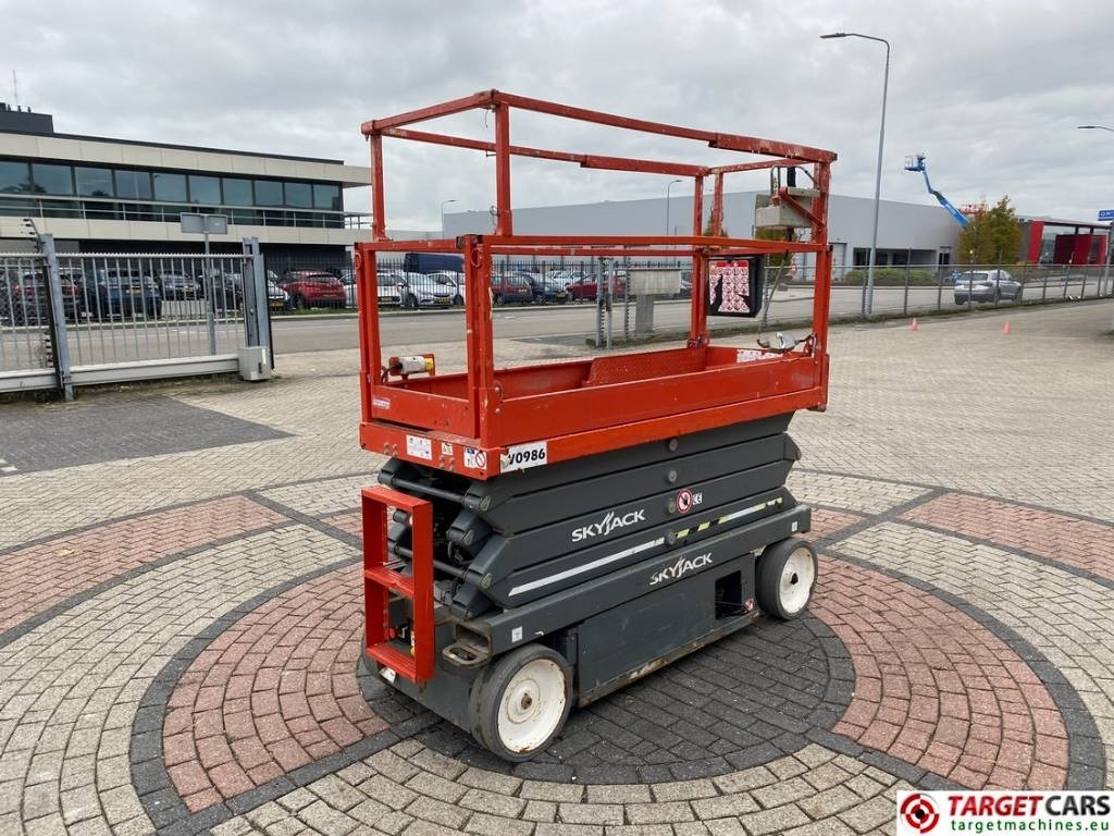 SkyJack SJIII-3226 Electric 3226 Scissor Work Lift 990cm  - Кревач ножица: слика 3 SkyJack SJIII-3226 Electric 3226 Scissor Work Lift 990cm  - Кревач ножица: слика 3