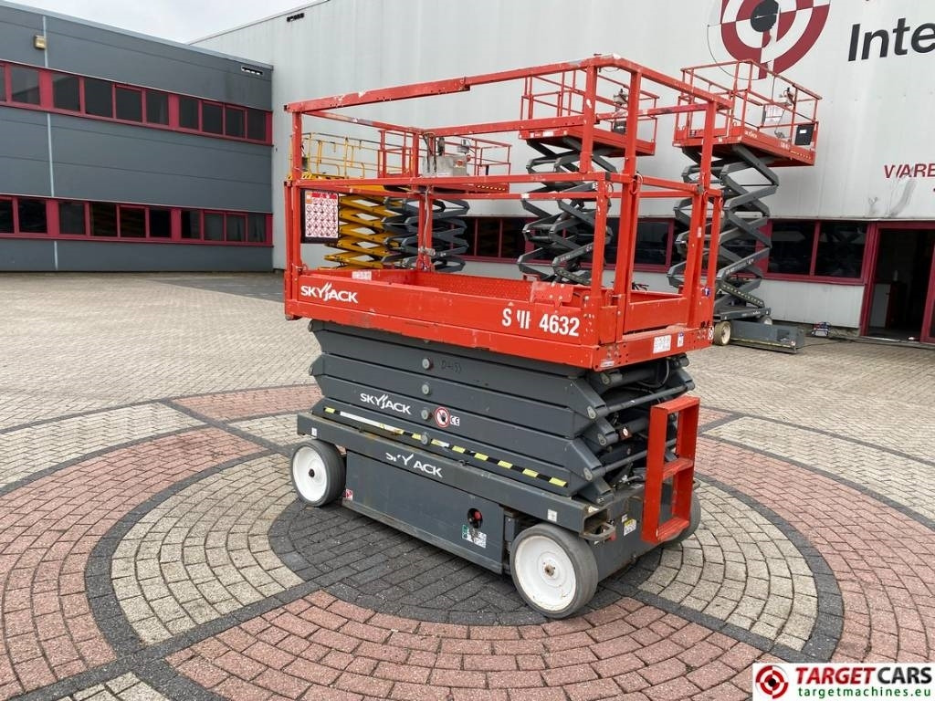 SkyJack SJIII-4632 Electric 4632 Scissor Work Lift 1170cm  - Кревач ножица: слика 4 SkyJack SJIII-4632 Electric 4632 Scissor Work Lift 1170cm  - Кревач ножица: слика 4