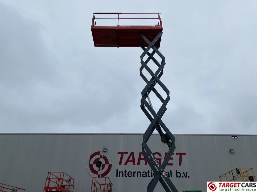 Кревач ножица SkyJack SJIII-4632 Electric 4632 Scissor Work Lift 1170cm: слика 20 Кревач ножица SkyJack SJIII-4632 Electric 4632 Scissor Work Lift 1170cm: слика 20