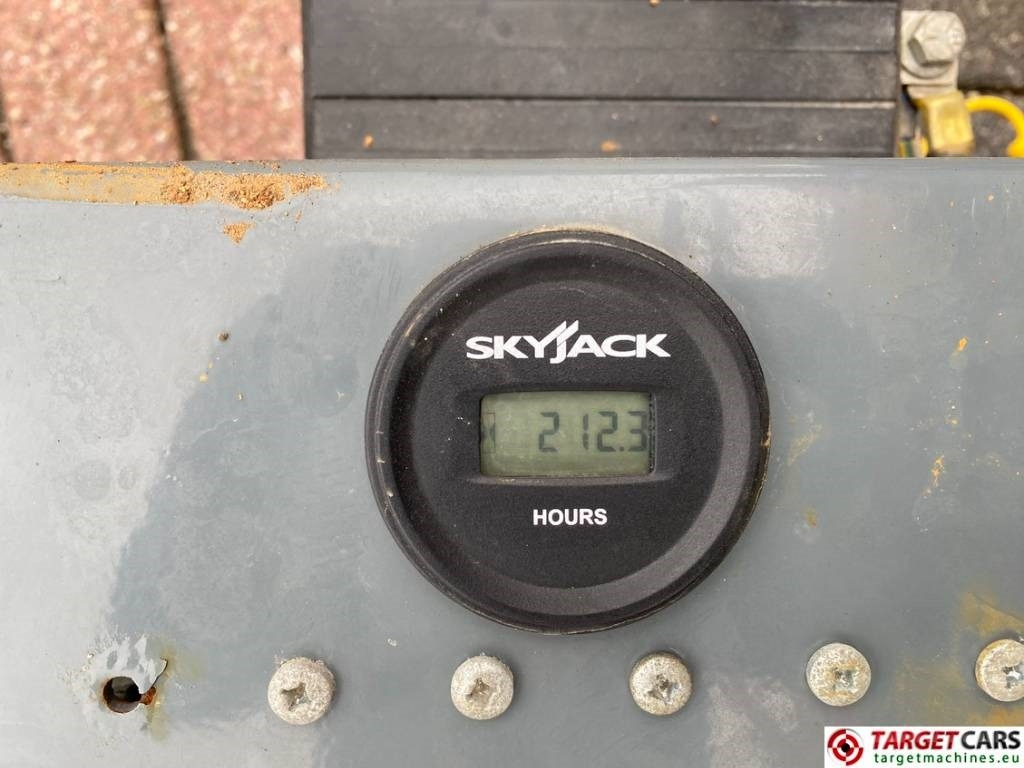 Кревач ножица SkyJack SJIII-4632 Electric 4632 Scissor Work Lift 1170cm: слика 17 Кревач ножица SkyJack SJIII-4632 Electric 4632 Scissor Work Lift 1170cm: слика 17