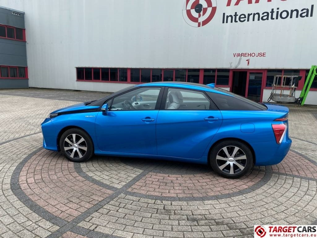 Седан Toyota Mirai FCV HydroGen FuelCell: слика 42