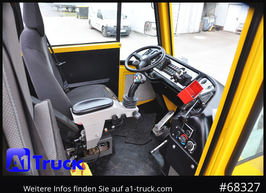 TERBERG Terberg BC 182 Umsetzer, Wiesel, Kamag - Трактор на терминалот: слика 4 TERBERG Terberg BC 182 Umsetzer, Wiesel, Kamag - Трактор на терминалот: слика 4
