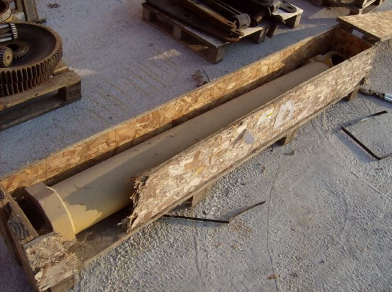 Caterpillar 225 CANNA NUOVA PER CILINDRO STICK - Хидрауличен цилиндар за Градежна машина: слика 2 Caterpillar 225 CANNA NUOVA PER CILINDRO STICK - Хидрауличен цилиндар за Градежна машина: слика 2