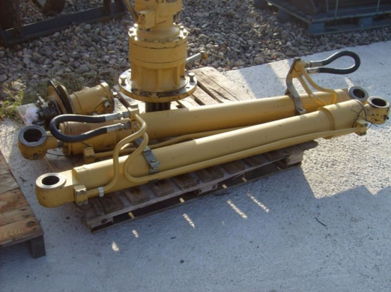 Caterpillar 317 NVA CILINDRI DI SALITA - Хидрауличен цилиндар за Градежна машина: слика 1 Caterpillar 317 NVA CILINDRI DI SALITA - Хидрауличен цилиндар за Градежна машина: слика 1