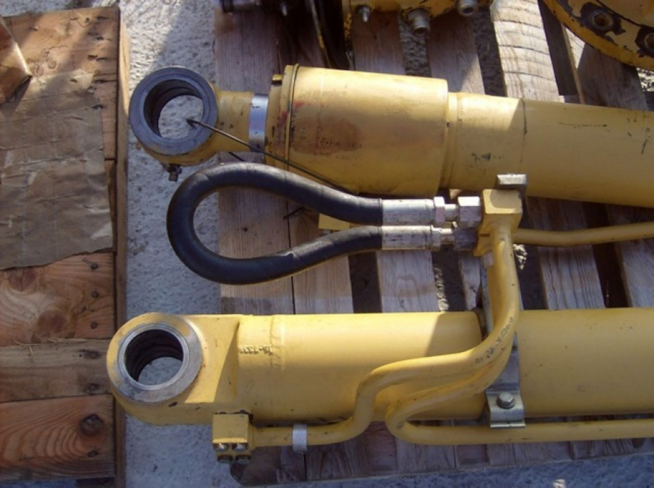Caterpillar 317 NVA CILINDRI DI SALITA - Хидрауличен цилиндар за Градежна машина: слика 3 Caterpillar 317 NVA CILINDRI DI SALITA - Хидрауличен цилиндар за Градежна машина: слика 3