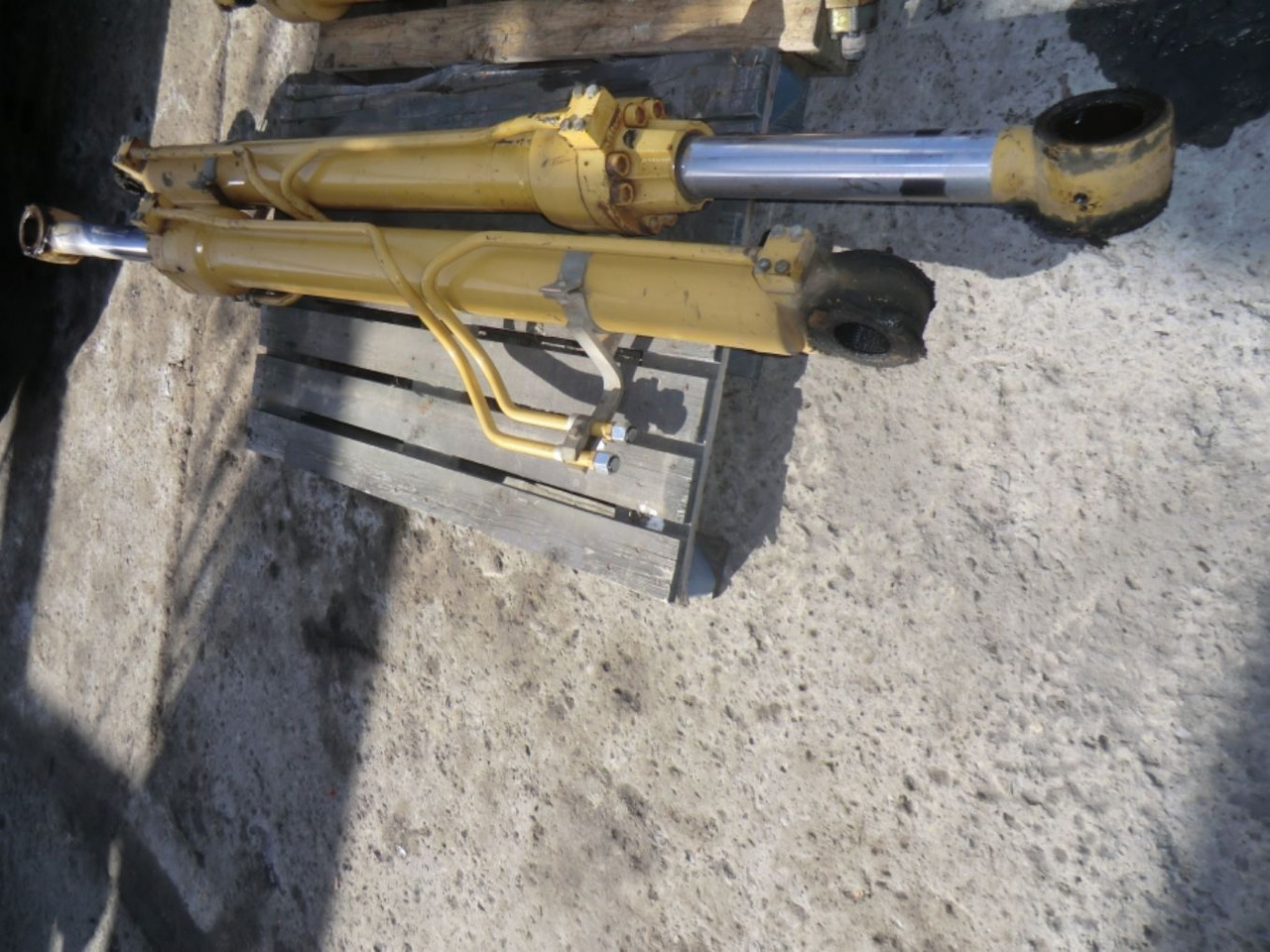Caterpillar 317B LN N. 2 cilindri di sollevamento - Хидрауличен цилиндар за Градежна машина: слика 1 Caterpillar 317B LN N. 2 cilindri di sollevamento - Хидрауличен цилиндар за Градежна машина: слика 1