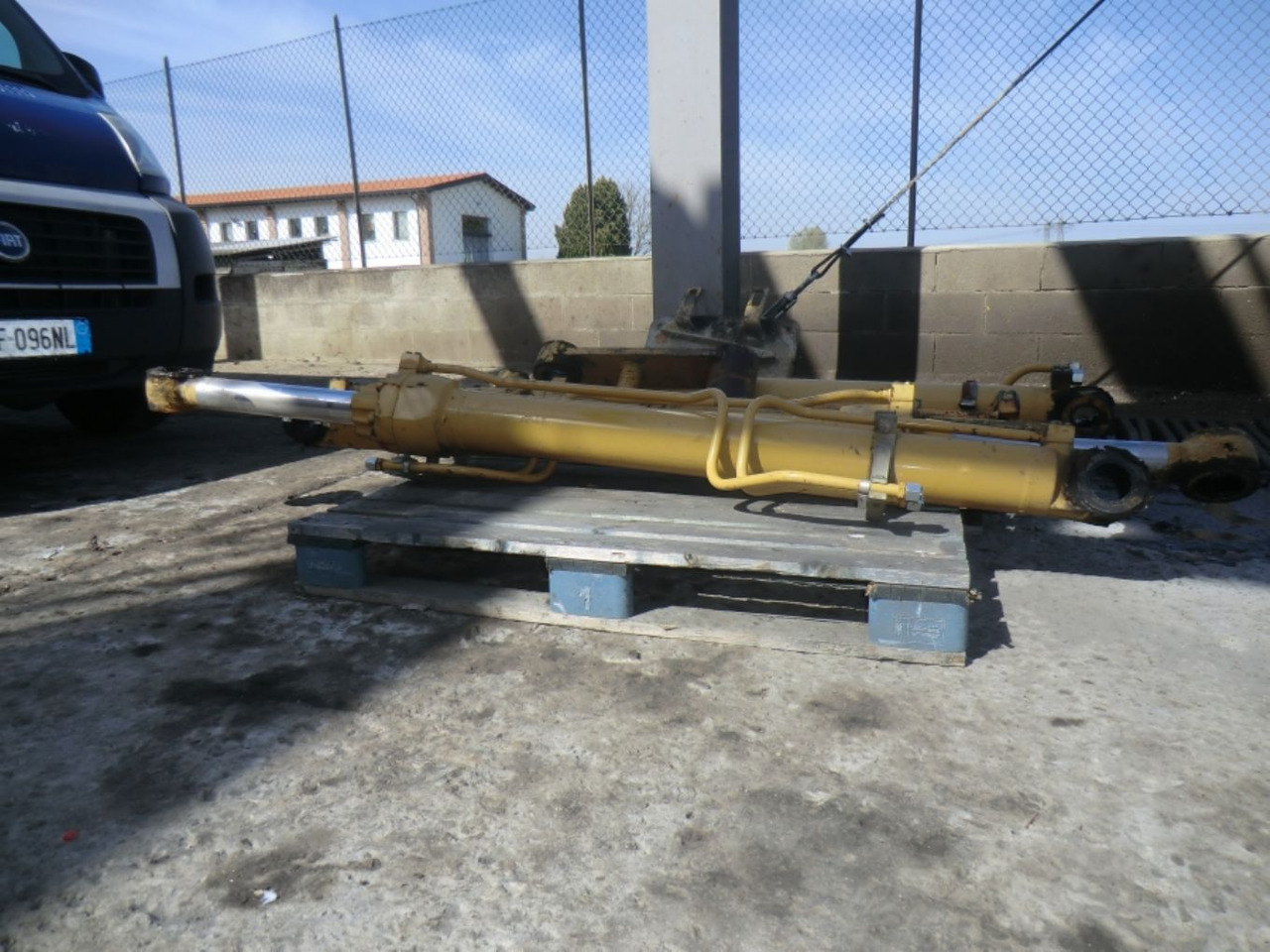 Caterpillar 317B LN N. 2 cilindri di sollevamento - Хидрауличен цилиндар за Градежна машина: слика 2 Caterpillar 317B LN N. 2 cilindri di sollevamento - Хидрауличен цилиндар за Градежна машина: слика 2