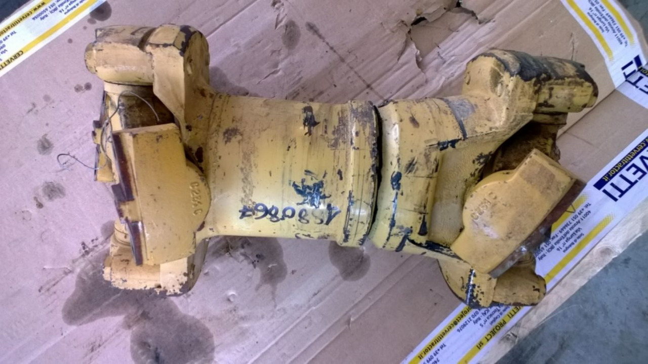 Caterpillar 735 ALBERO DI TRASMISSIONE - Погонско вратило за Градежна машина: слика 1 Caterpillar 735 ALBERO DI TRASMISSIONE - Погонско вратило за Градежна машина: слика 1