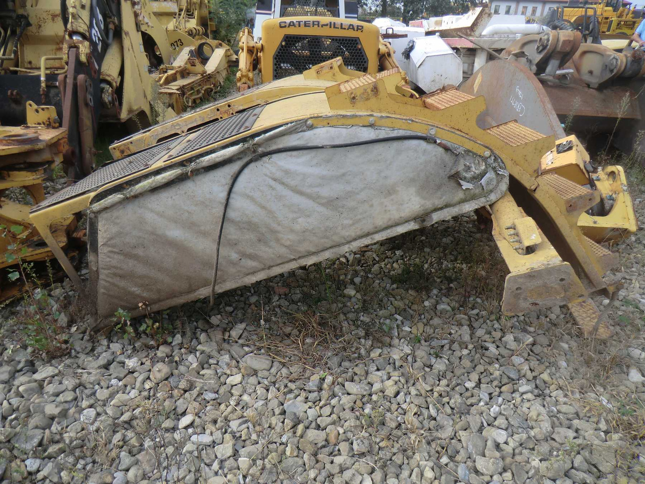 Caterpillar 735 Parafango anteriore destro e sinistro. - Блатобран за Градежна машина: слика 4 Caterpillar 735 Parafango anteriore destro e sinistro. - Блатобран за Градежна машина: слика 4