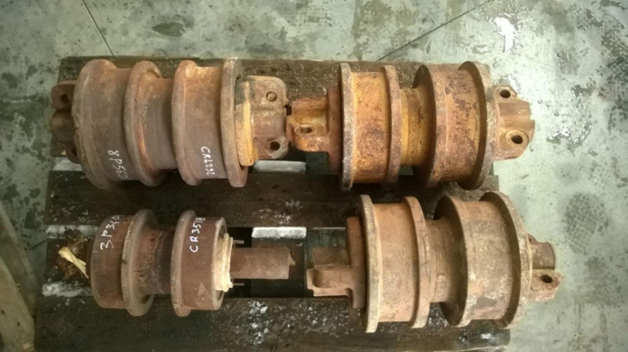 Caterpillar D9G D9H Rulli inferiori a doppia spalla. - Шинска ролна за Градежна машина: слика 2 Caterpillar D9G D9H Rulli inferiori a doppia spalla. - Шинска ролна за Градежна машина: слика 2