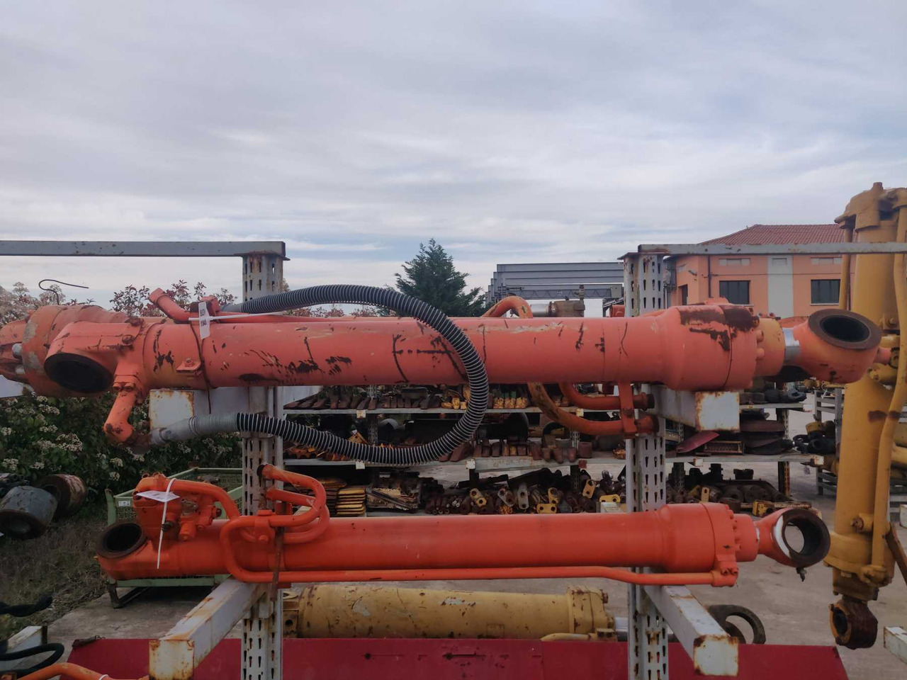 HITACHI ZX240 BAS Cilindro benna - Хидрауличен цилиндар за Градежна машина: слика 1 HITACHI ZX240 BAS Cilindro benna - Хидрауличен цилиндар за Градежна машина: слика 1