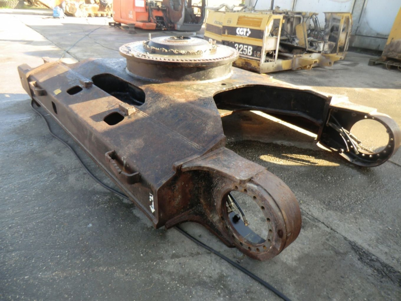 HITACHI ZX240 BAS TELAIO INFERIORE - Рамка/ Шасија за Градежна машина: слика 2 HITACHI ZX240 BAS TELAIO INFERIORE - Рамка/ Шасија за Градежна машина: слика 2