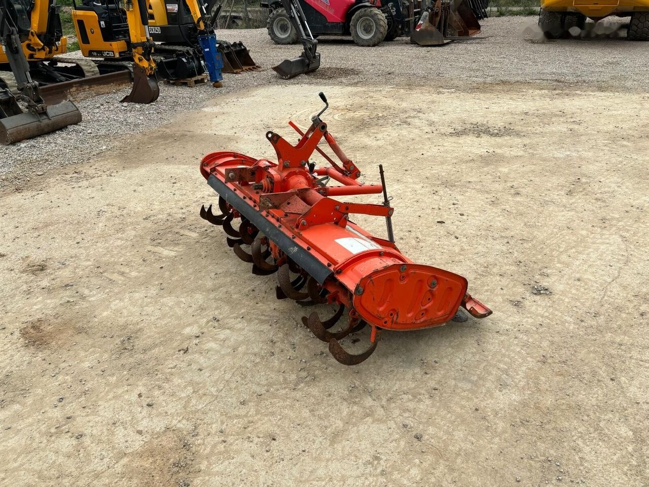 Kubota R 15 N - Тракторска фреза: слика 4 Kubota R 15 N - Тракторска фреза: слика 4