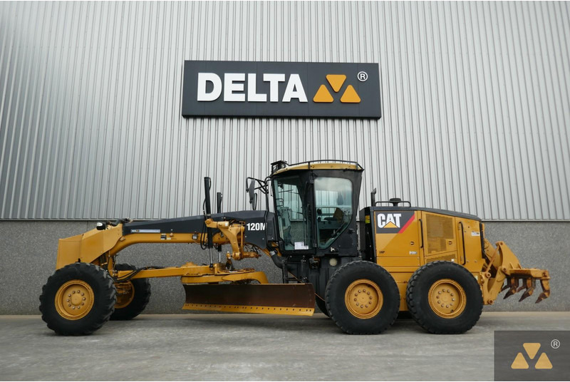 Caterpillar 120M - Порамнувач: слика 1 Caterpillar 120M - Порамнувач: слика 1