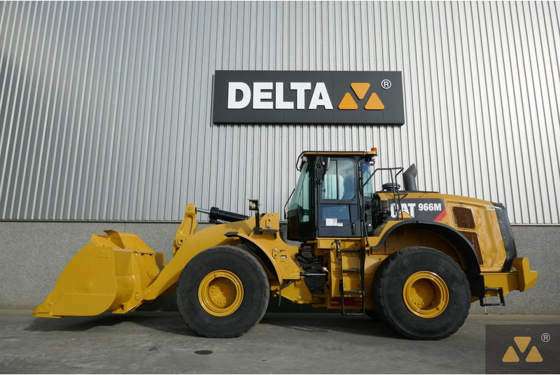 Caterpillar 966M - Натоварувач на тркала: слика 1 Caterpillar 966M - Натоварувач на тркала: слика 1