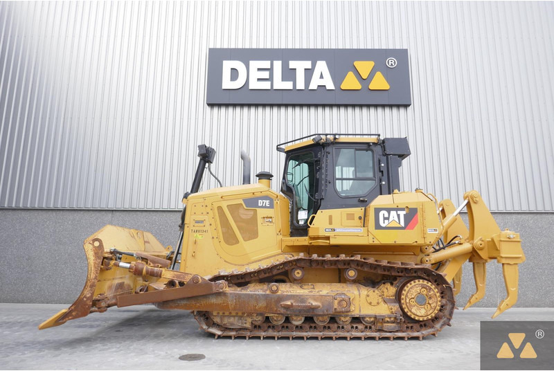 Caterpillar D7E - Булдожер: слика 1 Caterpillar D7E - Булдожер: слика 1