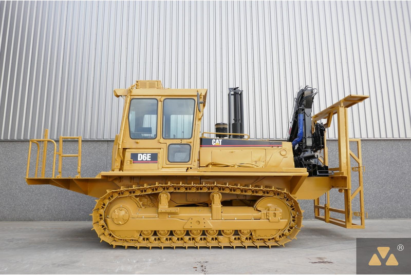 Caterpillar D6E Welding Tractor - Градежна машина: слика 2 Caterpillar D6E Welding Tractor - Градежна машина: слика 2