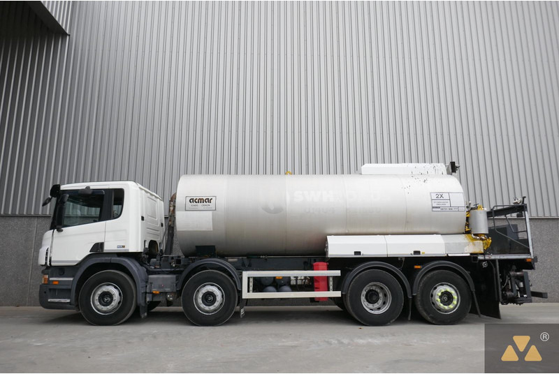 Камион Scania P380 8x2: слика 1