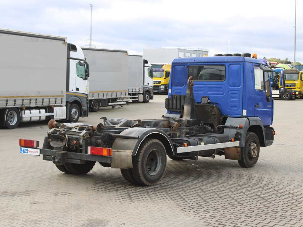 MAN LE 8.180, EURO 3, BEACONS, CONTAINER HOOK CARRIER - Друга машина: слика 4 MAN LE 8.180, EURO 3, BEACONS, CONTAINER HOOK CARRIER - Друга машина: слика 4