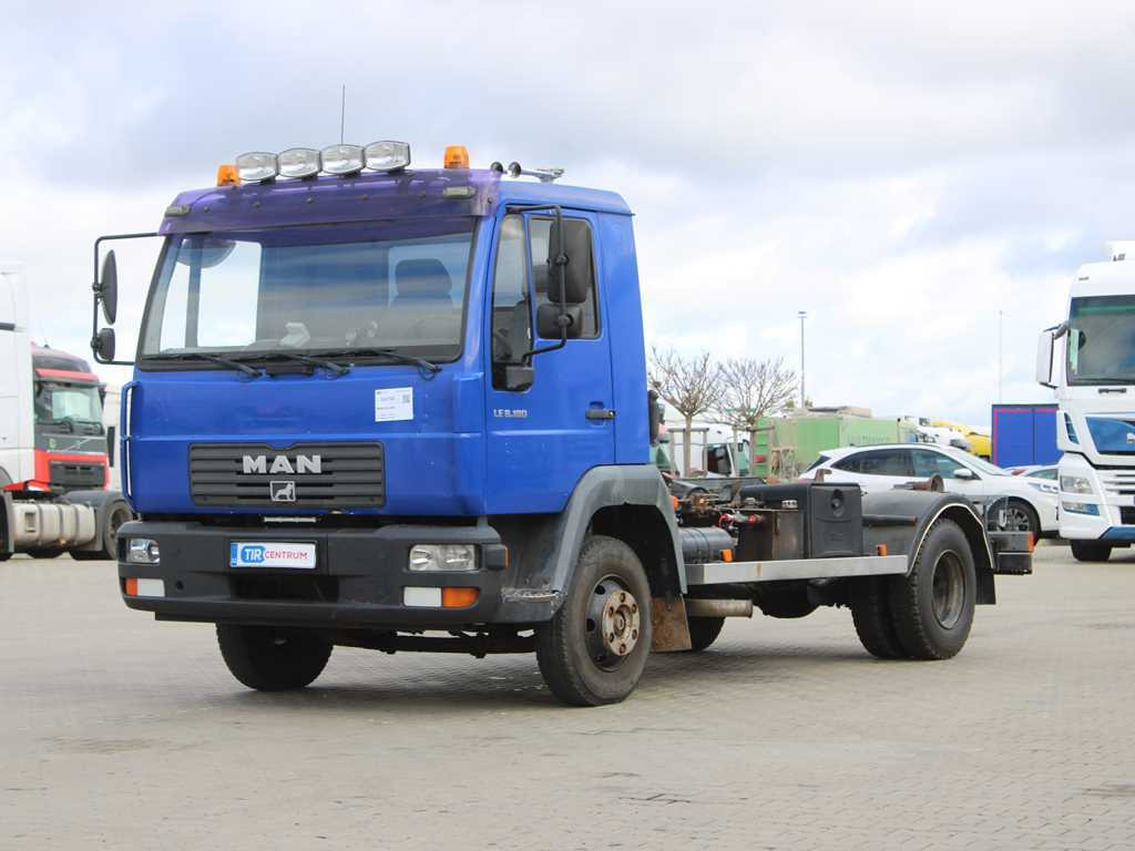 MAN LE 8.180, EURO 3, BEACONS, CONTAINER HOOK CARRIER - Друга машина: слика 1 MAN LE 8.180, EURO 3, BEACONS, CONTAINER HOOK CARRIER - Друга машина: слика 1