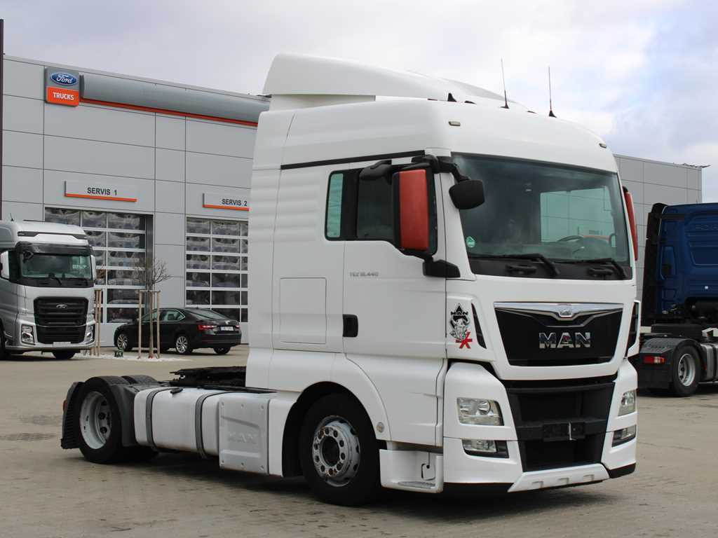 MAN TGX 18.440, LOW DECK, EURO 6 - Камион влекач: слика 3 MAN TGX 18.440, LOW DECK, EURO 6 - Камион влекач: слика 3