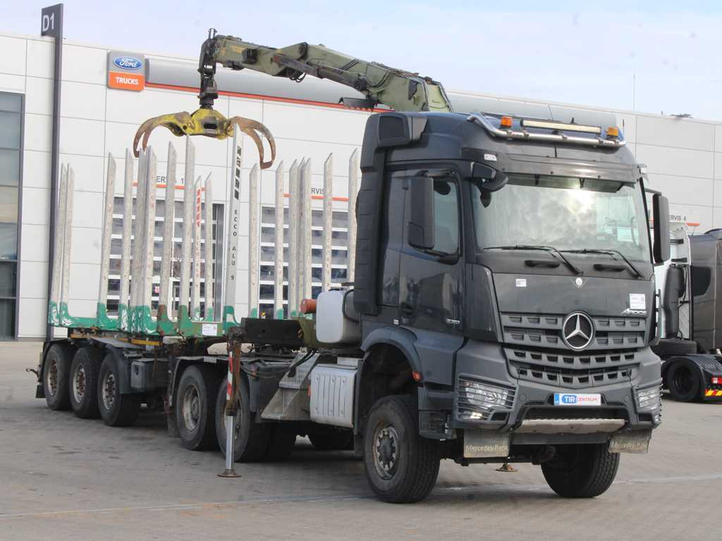 Mercedes-Benz Arocs 3351, 6x6, HYDRAULIC ARM LOGLIFT ET450, TYRES 80% - Камион влекач, Полуприколка за дрва: слика 3 Mercedes-Benz Arocs 3351, 6x6, HYDRAULIC ARM LOGLIFT ET450, TYRES 80% - Камион влекач, Полуприколка за дрва: слика 3