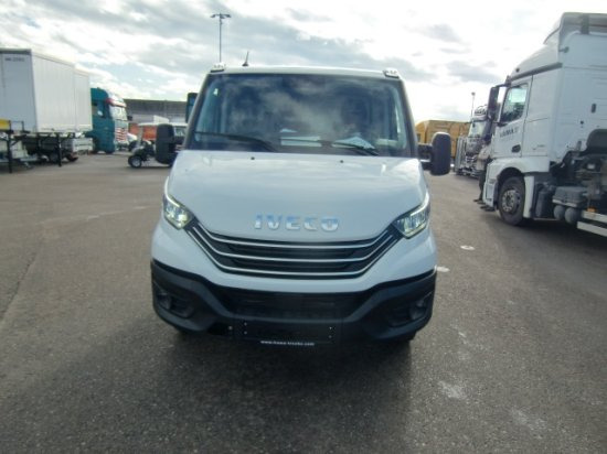 Iveco Daily 40 - 180 Fahrgestell, E6 Automatik 2 Stück verfügbar - Камион со кабинска шасија: слика 2 Iveco Daily 40 - 180 Fahrgestell, E6 Automatik 2 Stück verfügbar - Камион со кабинска шасија: слика 2