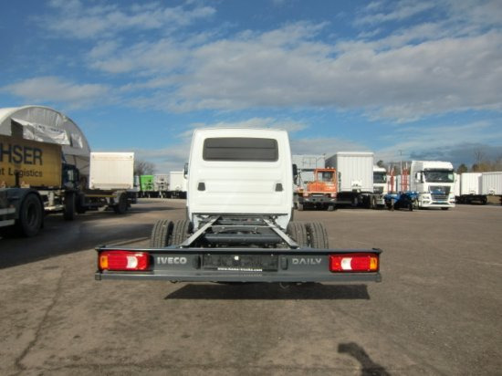 Iveco Daily 40 - 180 Fahrgestell, E6 Automatik 2 Stück verfügbar - Камион со кабинска шасија: слика 5 Iveco Daily 40 - 180 Fahrgestell, E6 Automatik 2 Stück verfügbar - Камион со кабинска шасија: слика 5