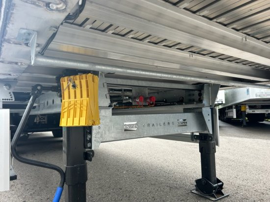 Knapen K100 Schubboden, Neufahrzeug, 10mm Boden, Liftachse, Funk - Полуприколка со подвижен под за истовар: слика 5 Knapen K100 Schubboden, Neufahrzeug, 10mm Boden, Liftachse, Funk - Полуприколка со подвижен под за истовар: слика 5