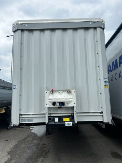 Krone 1-achs Auflieger, Heckabstützung XL Zertifikat, Edscha-Verdeck, - Полуприколка со церада: слика 2 Krone 1-achs Auflieger, Heckabstützung XL Zertifikat, Edscha-Verdeck, - Полуприколка со церада: слика 2