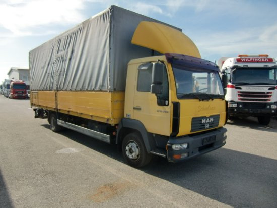 MAN LE 12.220 Plane, LBW, manual - Камион со церада: слика 3 MAN LE 12.220 Plane, LBW, manual - Камион со церада: слика 3