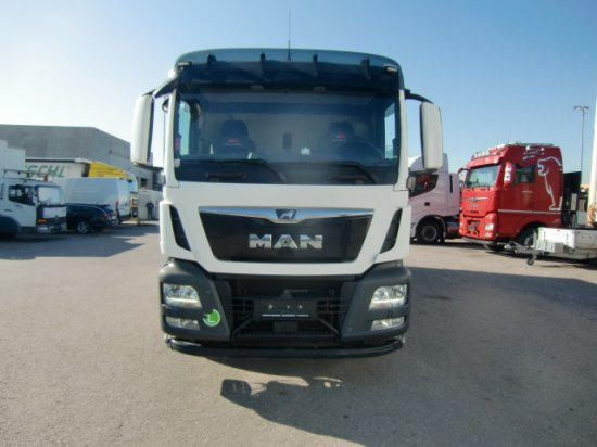 MAN TGS 18.420 Tiertransporter,Euro 6, Manual Seilwinde, el. Ladebordwand Voll Luft - Камион за коњи: слика 2 MAN TGS 18.420 Tiertransporter,Euro 6, Manual Seilwinde, el. Ladebordwand Voll Luft - Камион за коњи: слика 2