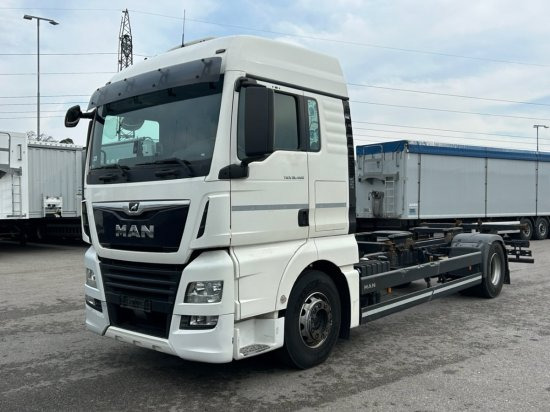 MAN TGX 18.460 XLX, 4x2, Euro 6, Standklima - Транспортер на контејнер/ Камион со променливо тело: слика 1 MAN TGX 18.460 XLX, 4x2, Euro 6, Standklima - Транспортер на контејнер/ Камион со променливо тело: слика 1
